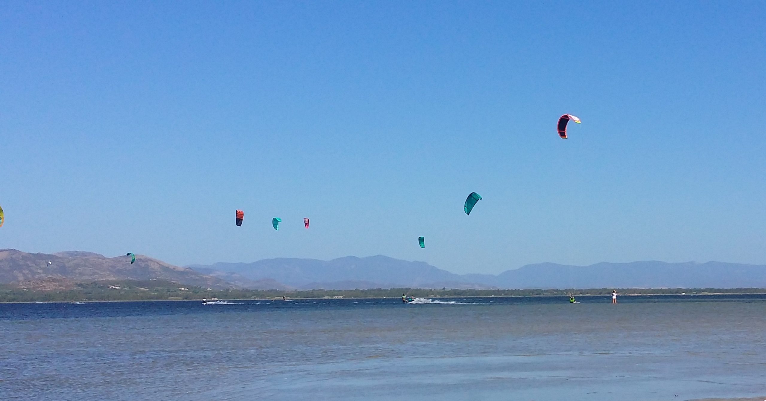 Punta trettu kitesurf lezioni con i kite in volo
